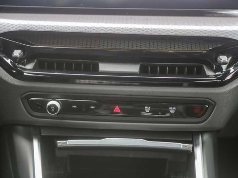 Used 2025 BMW 330i xDrive Sedan image 10