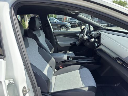 Used 2023 Volkswagen ID.4 2WD image 37