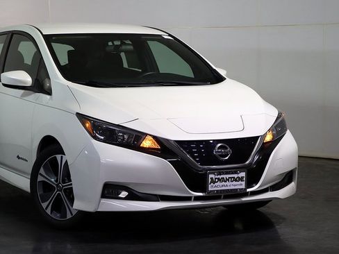 Used 2019 Nissan Leaf SV image 6