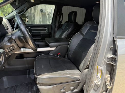 Used 2019 RAM 2500 Laramie w/ Night Edition AWD/4WD image 9
