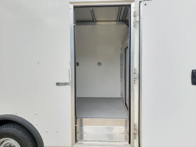 Used 2022 Ford E-350 and Econoline 350 Super Duty w/ Power Windows & Locks Group RWD image 16