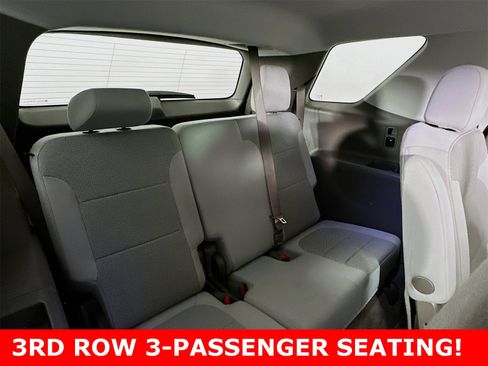 Used 2021 Chevrolet Traverse LT image 12