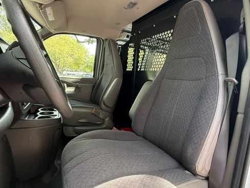 Used 2025 GMC Savana 2500 w/ Driver Convenience Package RWD image 9