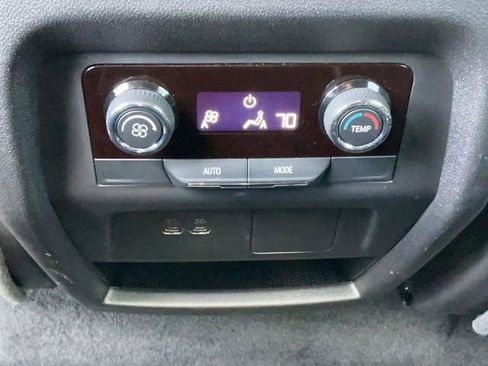 Used 2026 Chevrolet Traverse LT image 14