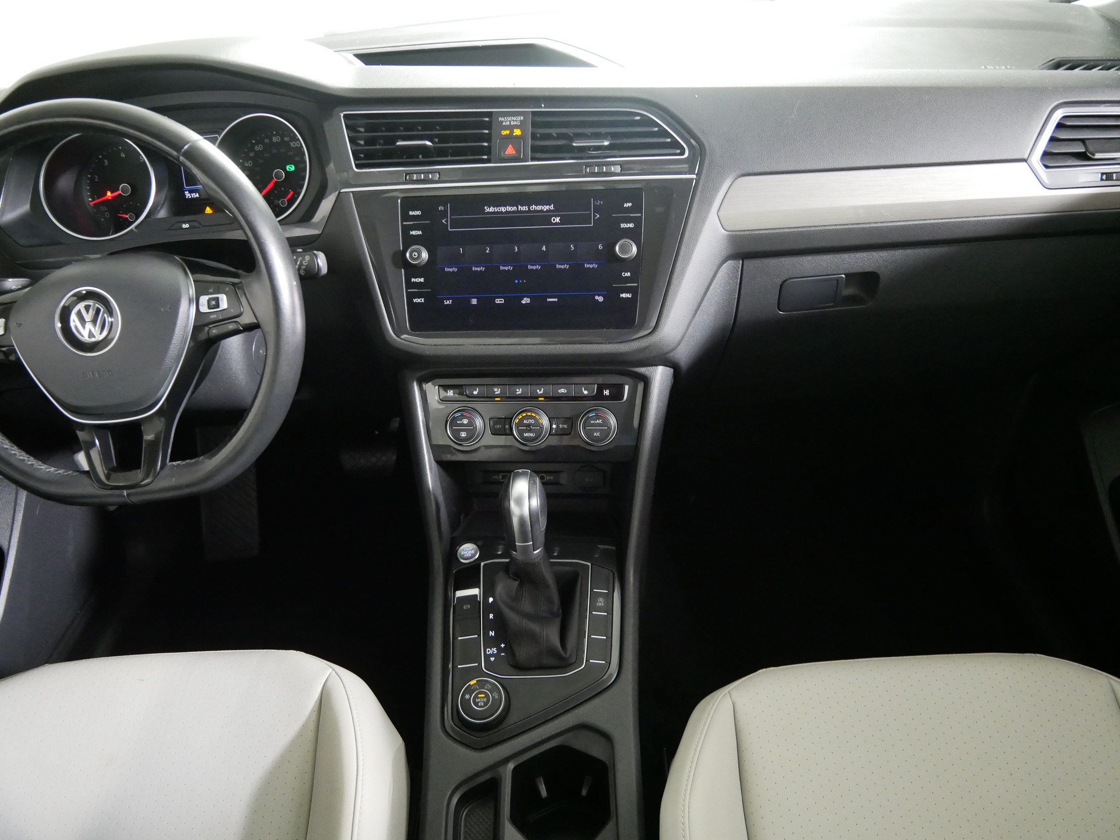 Used 2019 Volkswagen Tiguan SE AWD/4WD image 10