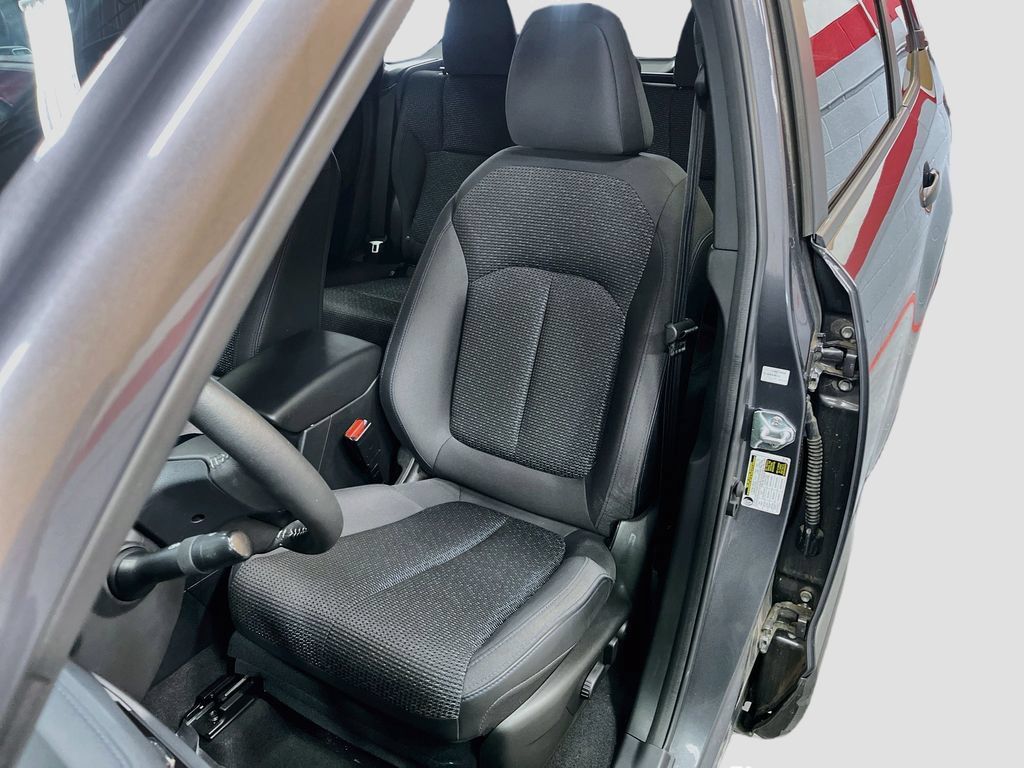 Used 2025 Subaru Forester Premium AWD/4WD image 18
