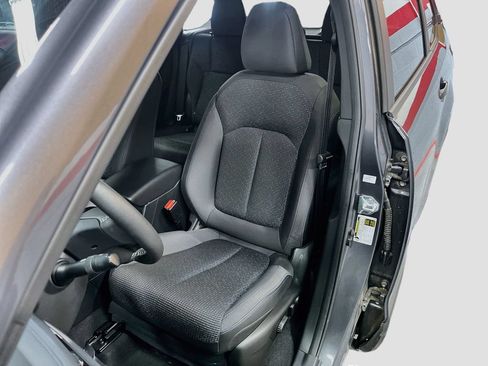 Used 2025 Subaru Forester Premium AWD/4WD image 18