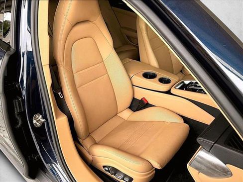 Used 2021 Porsche Panamera image 9