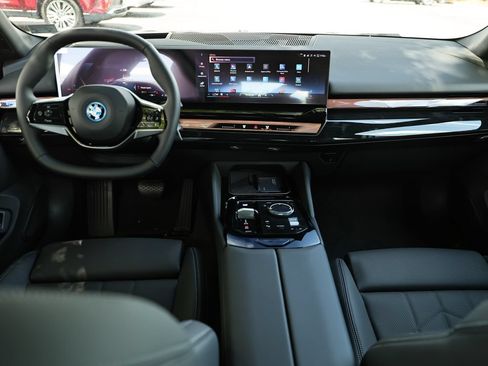 New 2027 BMW i5 xDrive40 w/ Premium Package AWD/4WD image 28