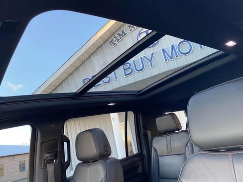 Used 2021 Chevrolet Suburban RST w/ Luxury Package image 23