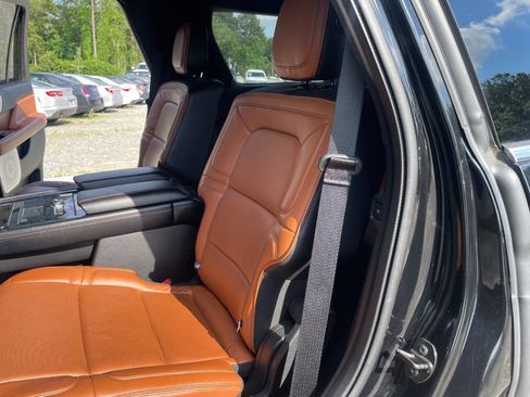 Used 2018 Lincoln Navigator Reserve w/ Technology Package AWD/4WD image 47