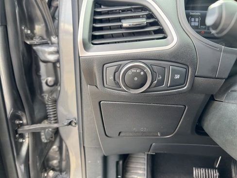 Used 2023 Ford Edge SEL image 19