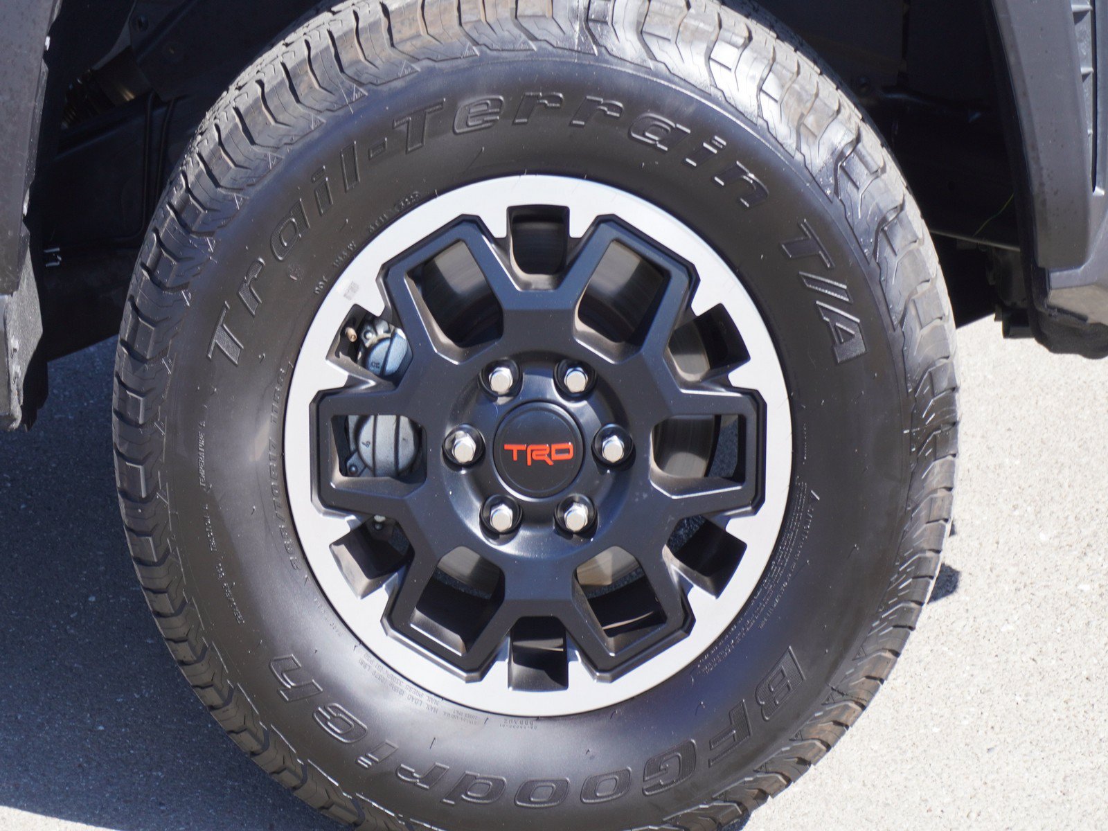 Used 2025 Toyota Tacoma TRD Off-Road AWD/4WD image 5
