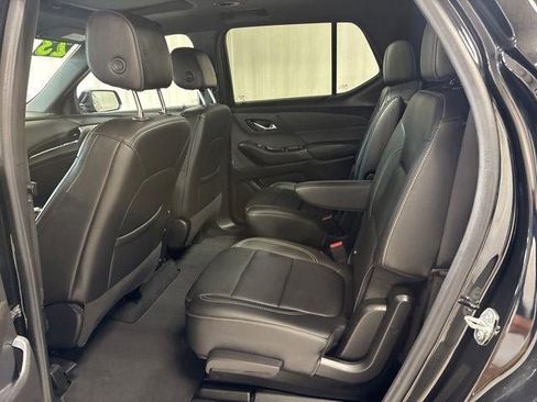 Used 2023 Chevrolet Traverse LT w/ LT Premium Package AWD/4WD image 28