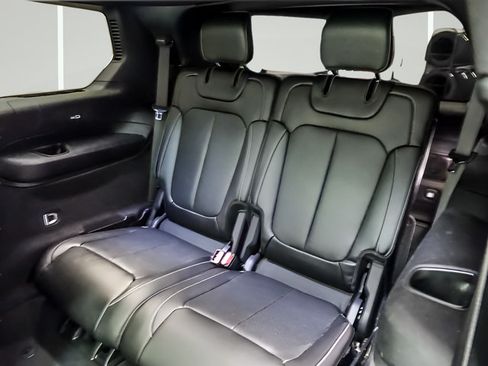 Used 2023 Jeep Grand Cherokee L Overland AWD/4WD image 13