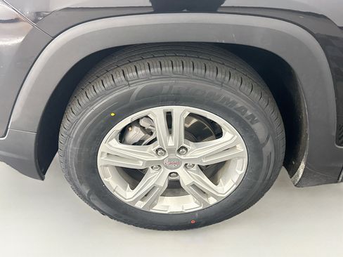 Used 2024 GMC Terrain SLE AWD/4WD image 11