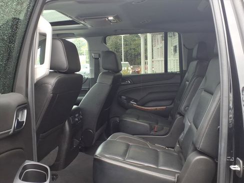 Used 2019 Chevrolet Suburban Premier image 17
