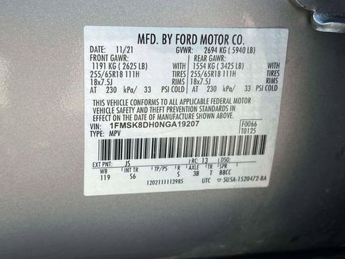 Used 2022 Ford Explorer XLT w/ Equipment Group 202A AWD/4WD image 26