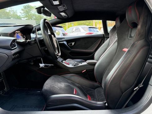 Used 2021 Lamborghini Huracan EVO RWD image 24