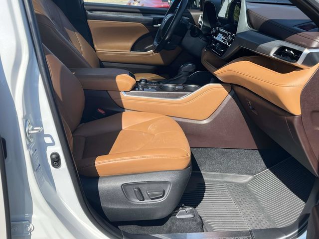 Used 2021 Toyota Highlander Platinum AWD/4WD image 26