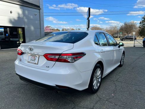 Used 2019 Toyota Camry LE image 4