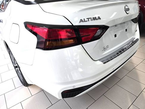 Used 2023 Nissan Altima 2.5 SV AWD/4WD image 13