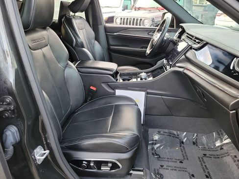 Used 2023 Jeep Grand Cherokee Overland w/ Advanced Protech Group III image 19