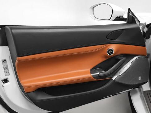 Certified 2019 Ferrari Portofino RWD image 78