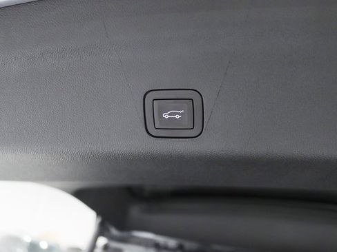 Used 2024 Chevrolet Suburban Premier w/ Premium Package image 43