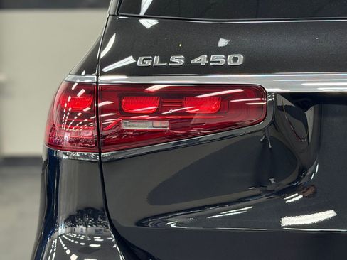 Certified 2025 Mercedes-Benz GLS 450 4MATIC image 13