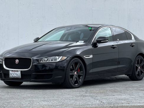 Used 2017 Jaguar XE Premium RWD image 7