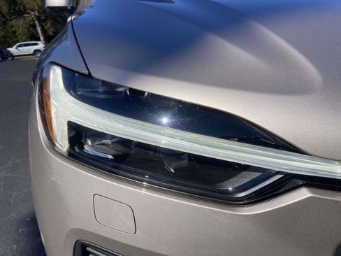 Certified 2023 Volvo XC60 B5 Plus w/ Climate Package image 4