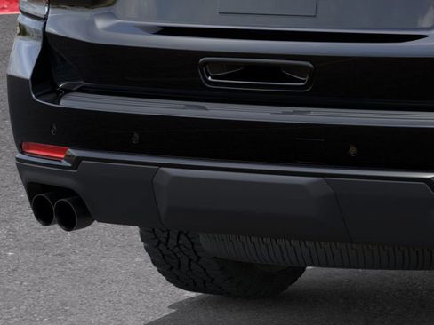 New 2026 Chevrolet Suburban Z71 w/ Comfort Package image 14