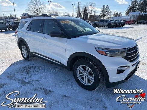 Used 2022 Ford Explorer XLT w/ Equipment Group 202A AWD/4WD image 2
