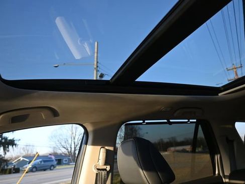 Used 2025 Honda Pilot Touring image 37