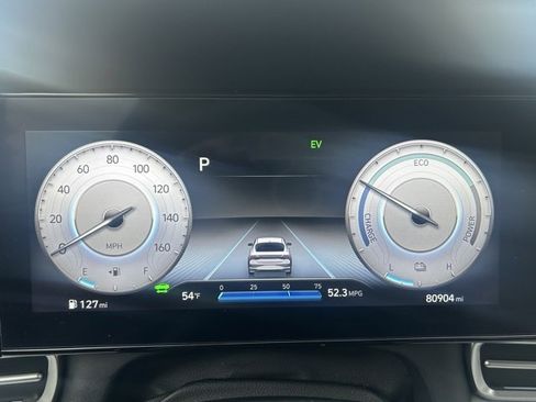 Used 2023 Hyundai Elantra Limited image 7