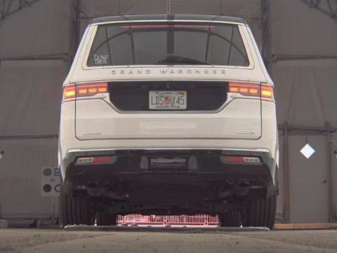 Used 2023 Jeep Grand Wagoneer Series II image 11