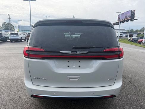 Used 2021 Chrysler Pacifica Pinnacle AWD/4WD image 4