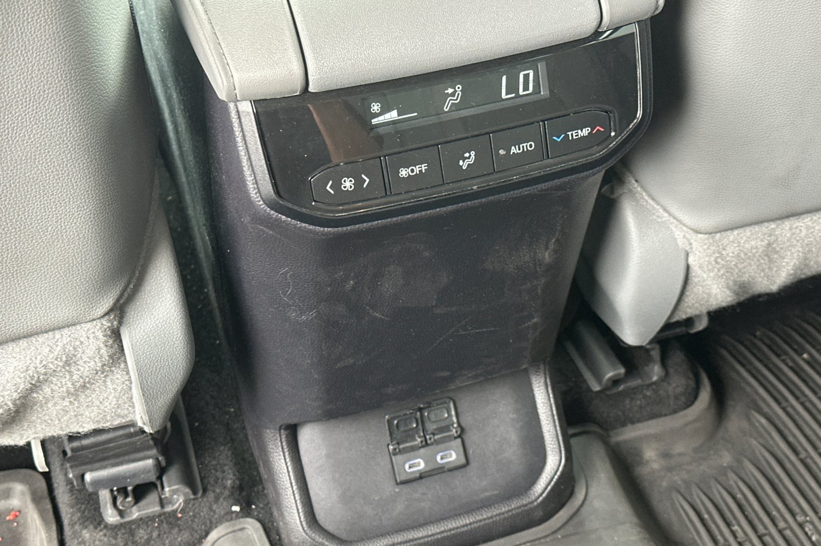 Used 2025 Toyota Highlander XLE AWD/4WD image 43