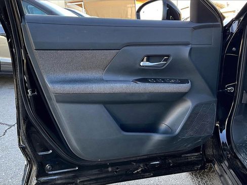 Used 2025 Nissan Kicks SV image 20