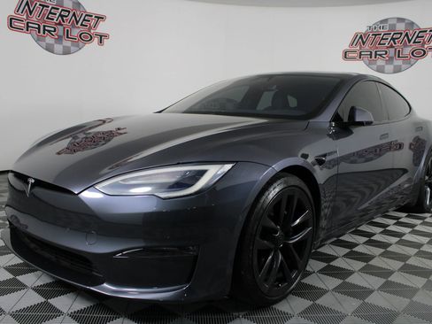 Used 2021 Tesla Model S Plaid image 3