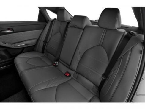 Used 2019 Toyota Avalon Limited image 14