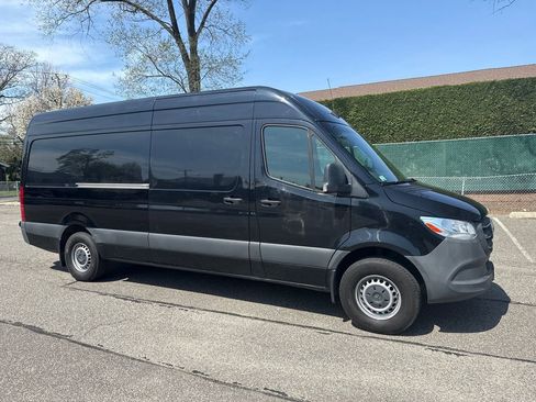 Used 2020 Mercedes-Benz Sprinter 2500 image 11