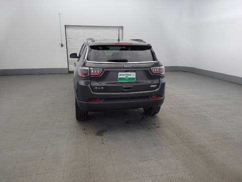 Used 2018 Jeep Compass Latitude w/ Cold Weather Group AWD/4WD image 6