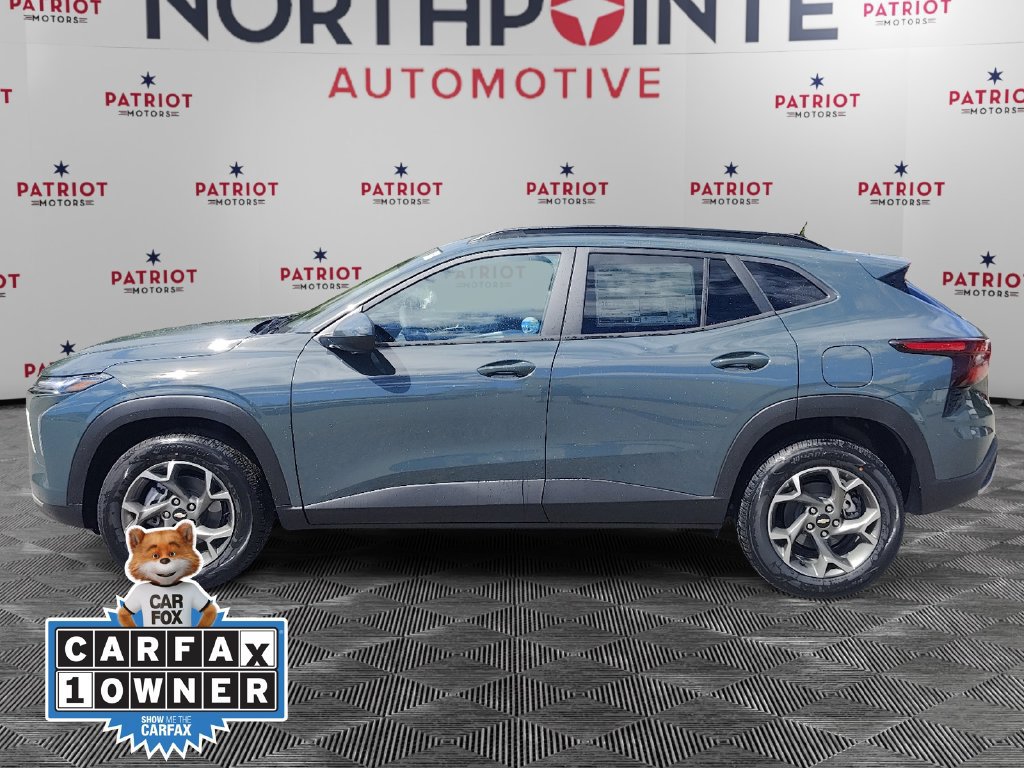 Used 2025 Chevrolet Trax LT FWD image 4
