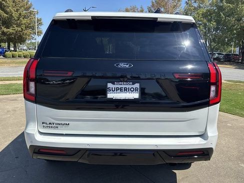 Used 2025 Ford Expedition Platinum w/ Stealth Appearance Package AWD/4WD image 5