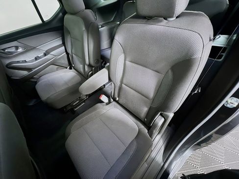Used 2023 Chevrolet Traverse LT w/ LPO, Floor Liner Package FWD image 22