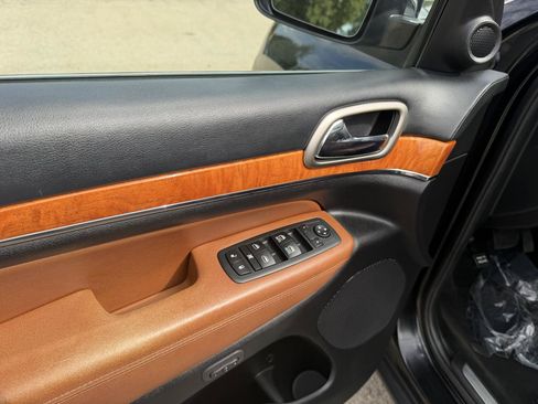 Used 2011 Jeep Grand Cherokee Overland AWD/4WD image 10