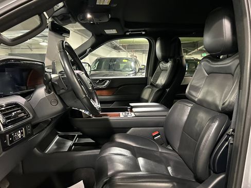 Used 2023 Lincoln Navigator Reserve AWD/4WD image 10