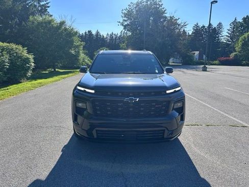 Used 2025 Chevrolet Traverse RS AWD/4WD image 8